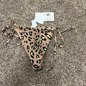 NWT Fabletics Hi-Cut Bikini Swim Bottom  Size large